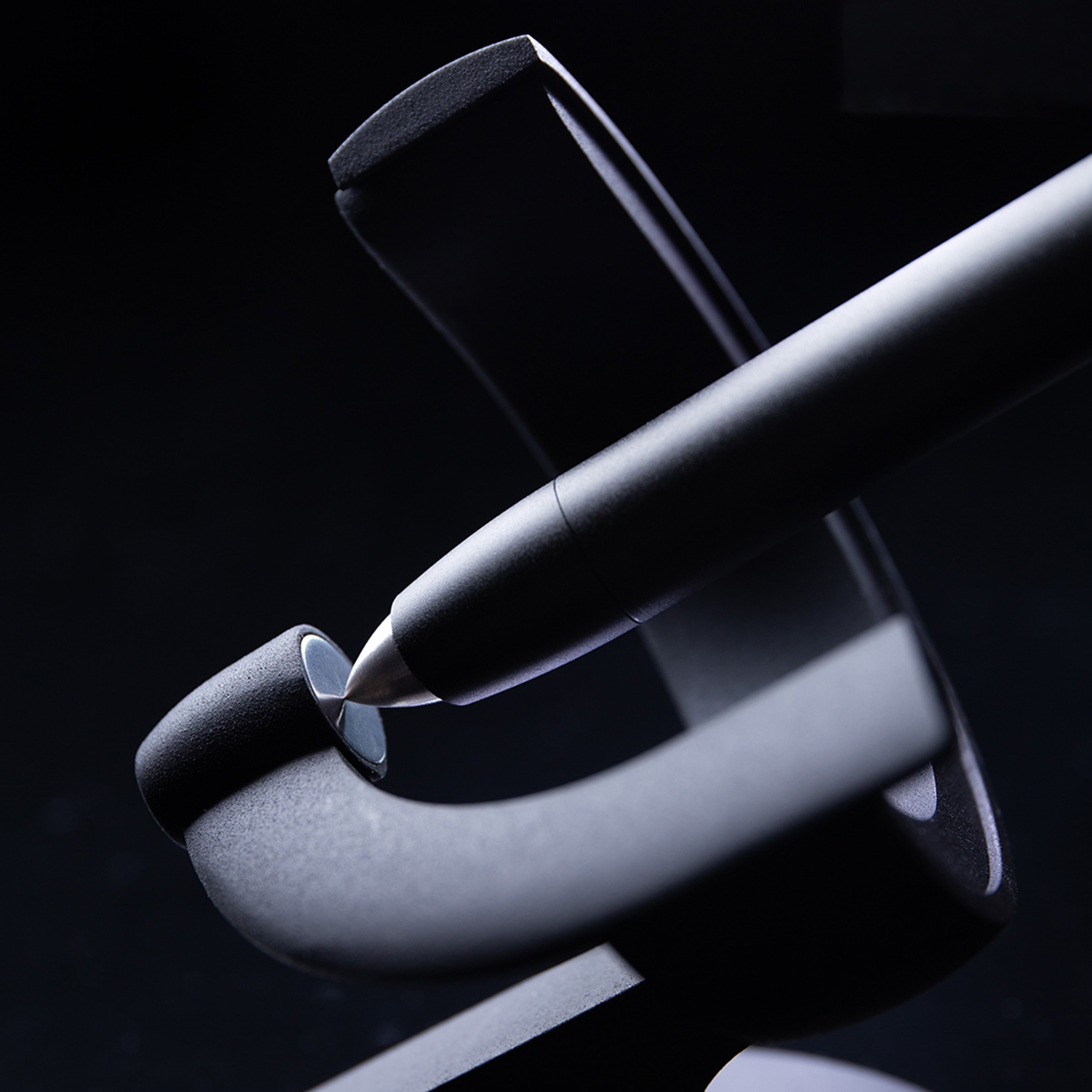 Hoverpen FUTURE EDITION ブラック Luxurious Fountain Pen - Hoverpen Future by novium